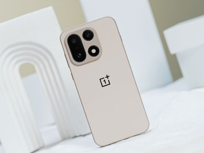 加 15同为直屏旗舰手机配置分析不买错凯发天生赢家iQOO 15 vs 一(图3) 加 15同为直屏旗舰手机配置分析不买错凯发天生赢家iQOO 15 vs 一(图3)